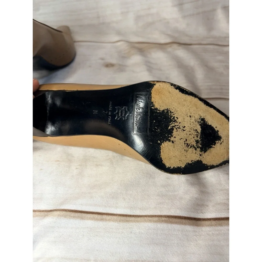 Vintage Nicole Miller Collection Heels Size 7M Tan Leather Pumps Made in Italy‎